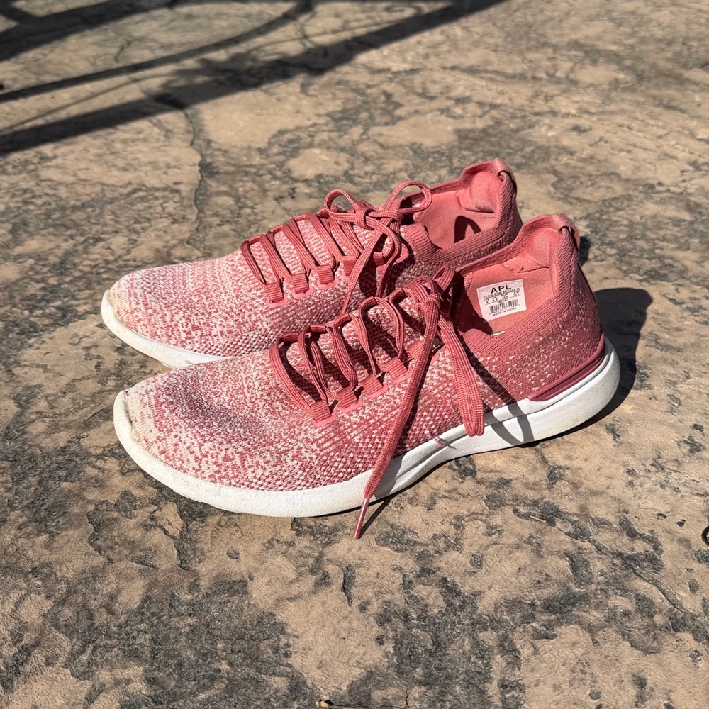 APL Techloom Breeze Pink Sneakers